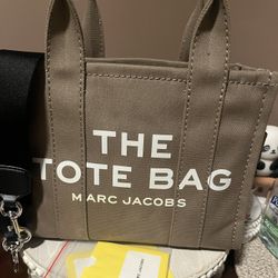 Authentic Marc Jacobs Tote 🌸