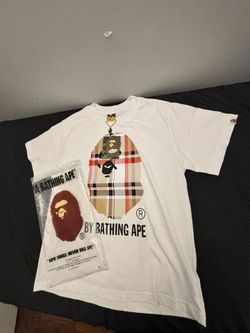 B@pe tee× Burb3rry