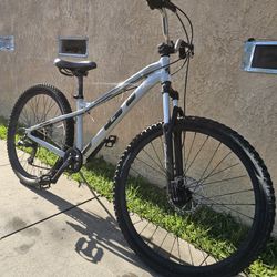 GT Stomper 26 Inch Gear Bicycle $220