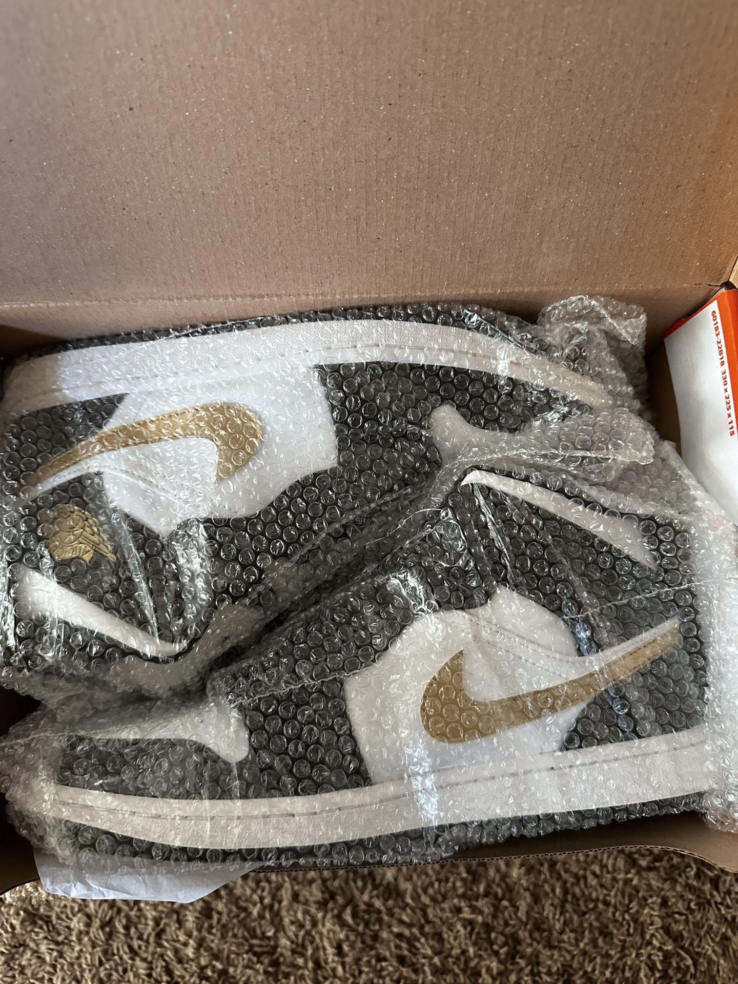 Jordan 1 Mid SE