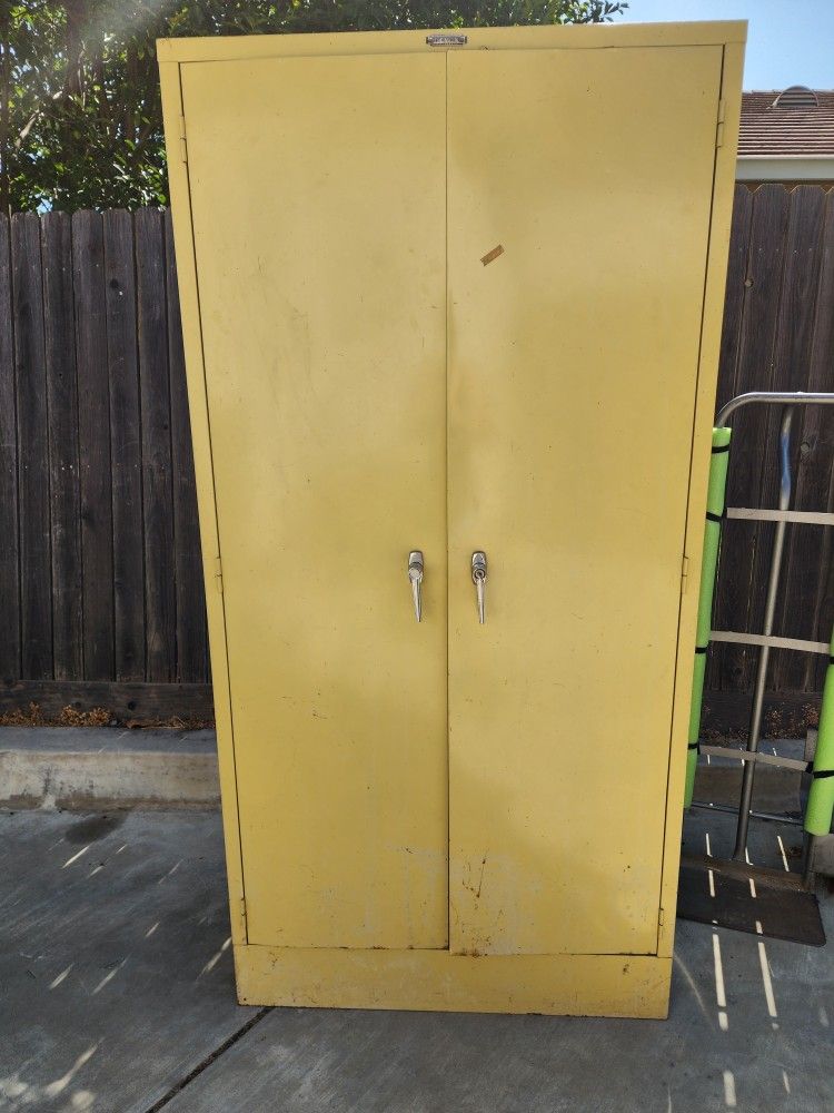 Metal Storage Cabinet For Sale In Manteca