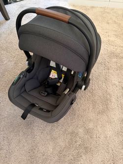 Graco Gomax infant car seat