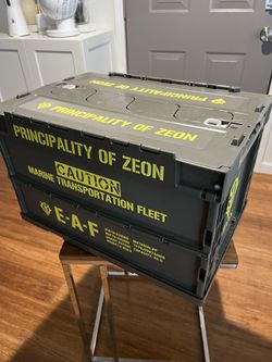 Mobile Suit Gundam Zeon Foldable Container,Multi-box Nandemo Haro, magnetic sticker, and Zeon masks.