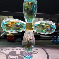 Gorgeous SIGNED Oleg Cassini Iridescent Crystal Cut Cross Figurine Paperweight