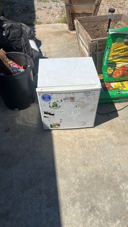 Mini fridge