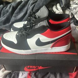 Air Jordan 1 Retro “Chicago” size 12