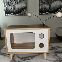 Cat Tv House 