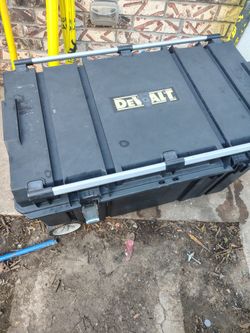 DeWalt Rolling Tool Box with Handle