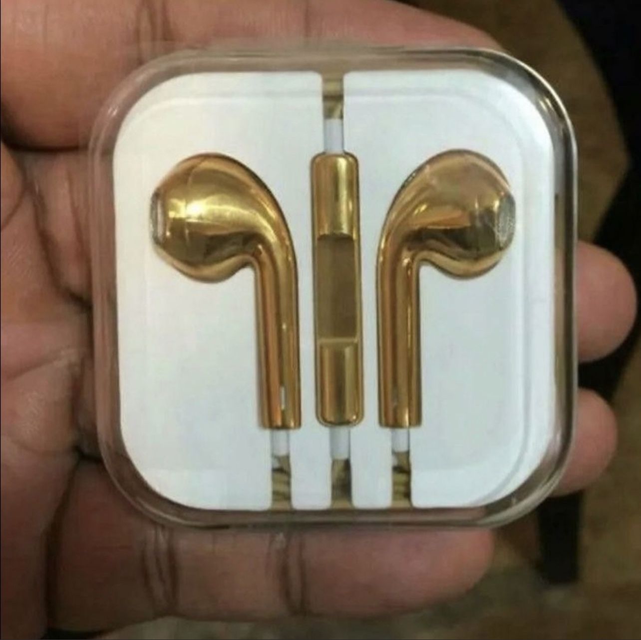 GOLD  EARBUDS HEADPHONES 🔥🔥 REMOTE VOLUME CONTROL MIC 🔥🔥FOR IPHONE/SAMSUNG /LG/ANDROIDS/UNIVERSAL 🔥🔥🔥 