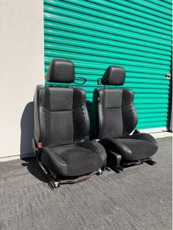 Challenger Hellcat Seats