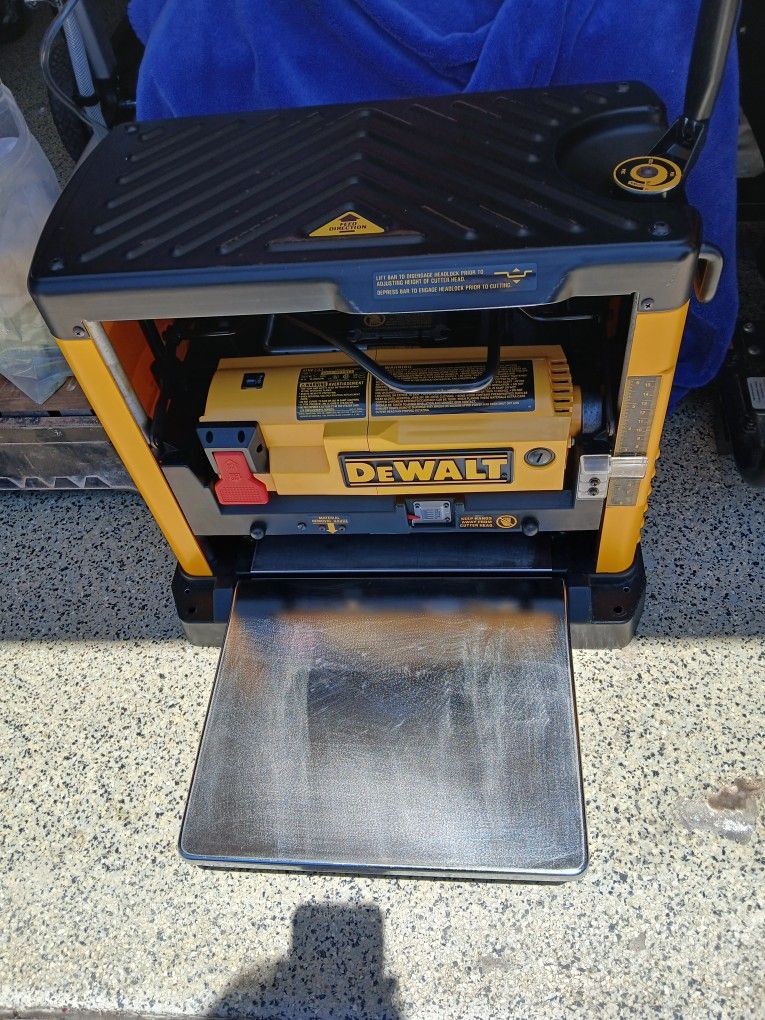 DEWALT