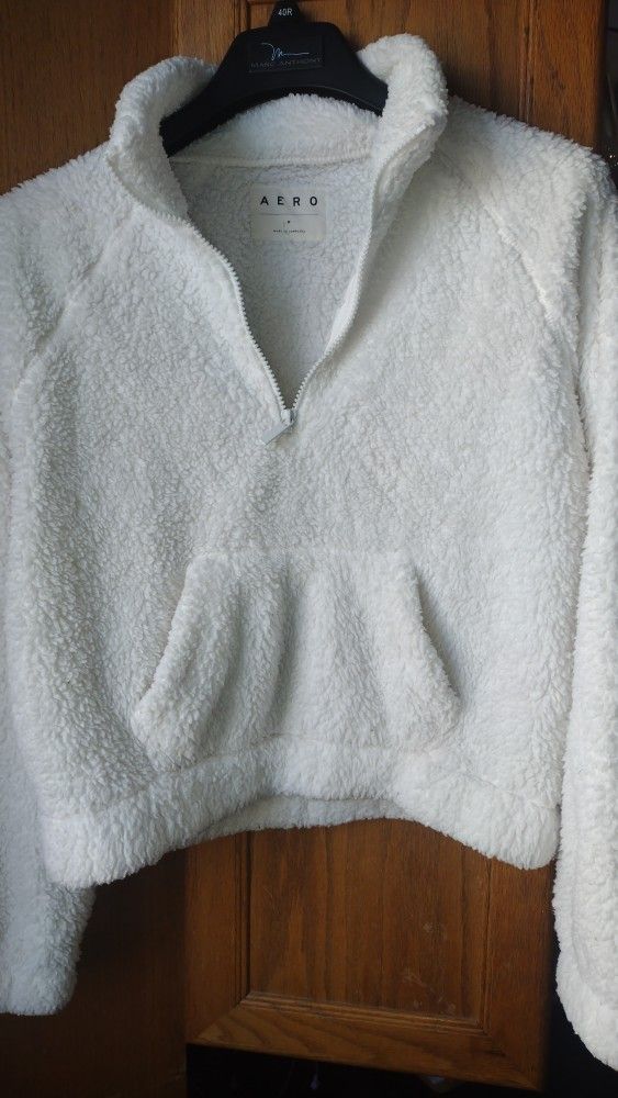 Women's & Girls White Fluffy Jacket π€π€π€$$$15