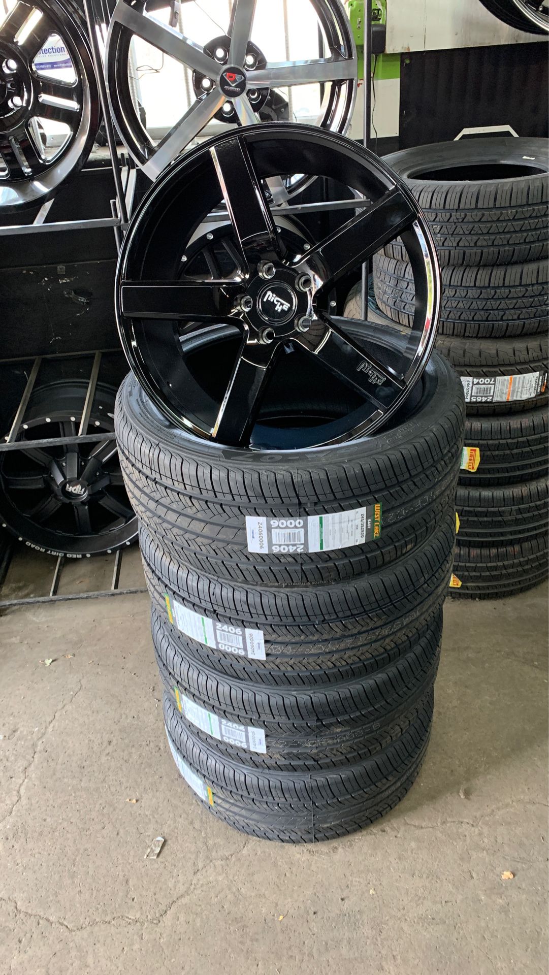20 INCH WHEELS AND TIRES‼️😎WE FINANCE‼️‼️‼️