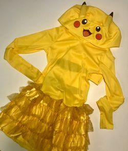 Kids Pikachu costume size M