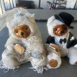 COLLECTIBLE LOT: 4 Robert Raikes Originals Plush Figures (Bears & Bunnies)