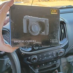 Digital Camera 