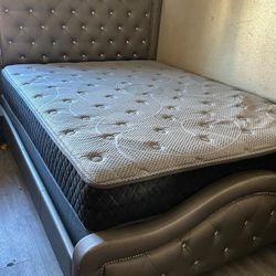 Queen Size Bed Set For Sale !!! ( Bed Frame + Headboard + Mattress + box Spring 