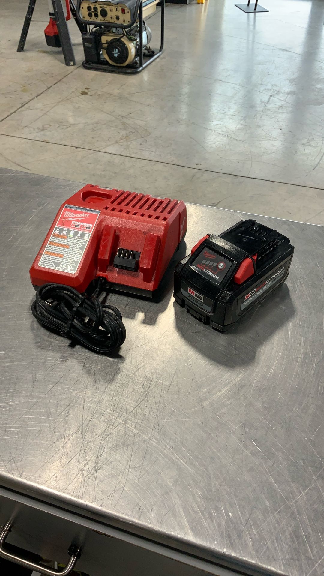 Milwaukee M18 XC6.0 Battery w/ Charger 