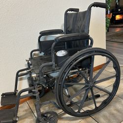 WHEEL CHAIR PRO-BASIC. $50.00 Hesperia