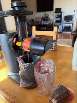 Ninja JC151 Cold Press Juicer 2nd Generation NeverClog Brand NEW NO BOX