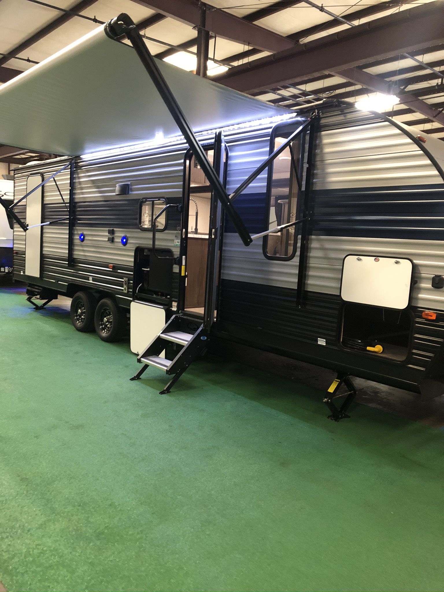 2021 Forrest River Grey Wolf