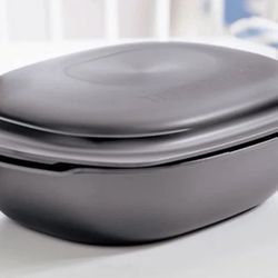 Ultra Pro TUPPERWARE UltraPro Ovenware Casserole/Roaster/Baking Pan/Dish 2.1 Qt
