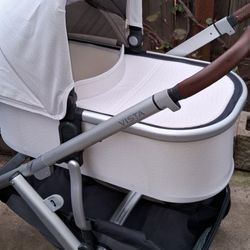 Uppababy Vista V2 stroller( Bryce)