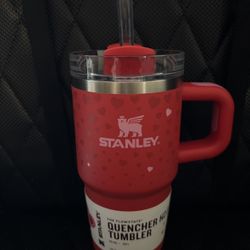 Stanley Ruby Hearts 20oz Valentines Day Quencher Tumbler pink with hearts