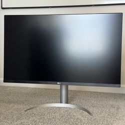 LG 32" 4K UHD IPS Monitor (32UP83A) - Excellent Condition!  