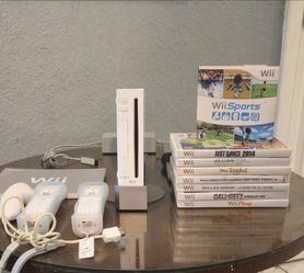 Nintendo Wii Sports Bundle. Console, Controllers, Nunchuck, Lot of Games