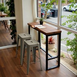 New Set of 4 30 Inches Metal Bar Stools High Backless Stools Indoor-Outdoor Stackable Kitchen Stools  New in box STL002 Barstools  Metal barstools  Di