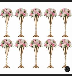 Centerpieces gold vases