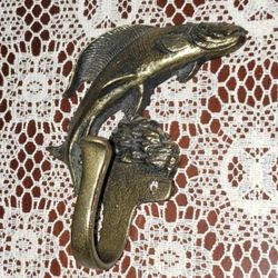 VINTAGE SOLID BRASS NAUTICAL OCEAN SEA TROUT BASS FISH WALL HOOK DECOR