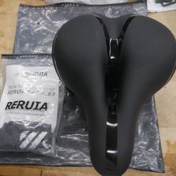 Oversized Bike Seat Comfortable Saddle Dual Shock WITH LED LIGHT. NEW. OUT OF BOX