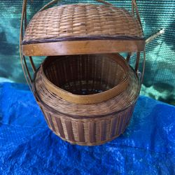 Vintage Woven Wicker  Wedding Basket with Handle and Lid