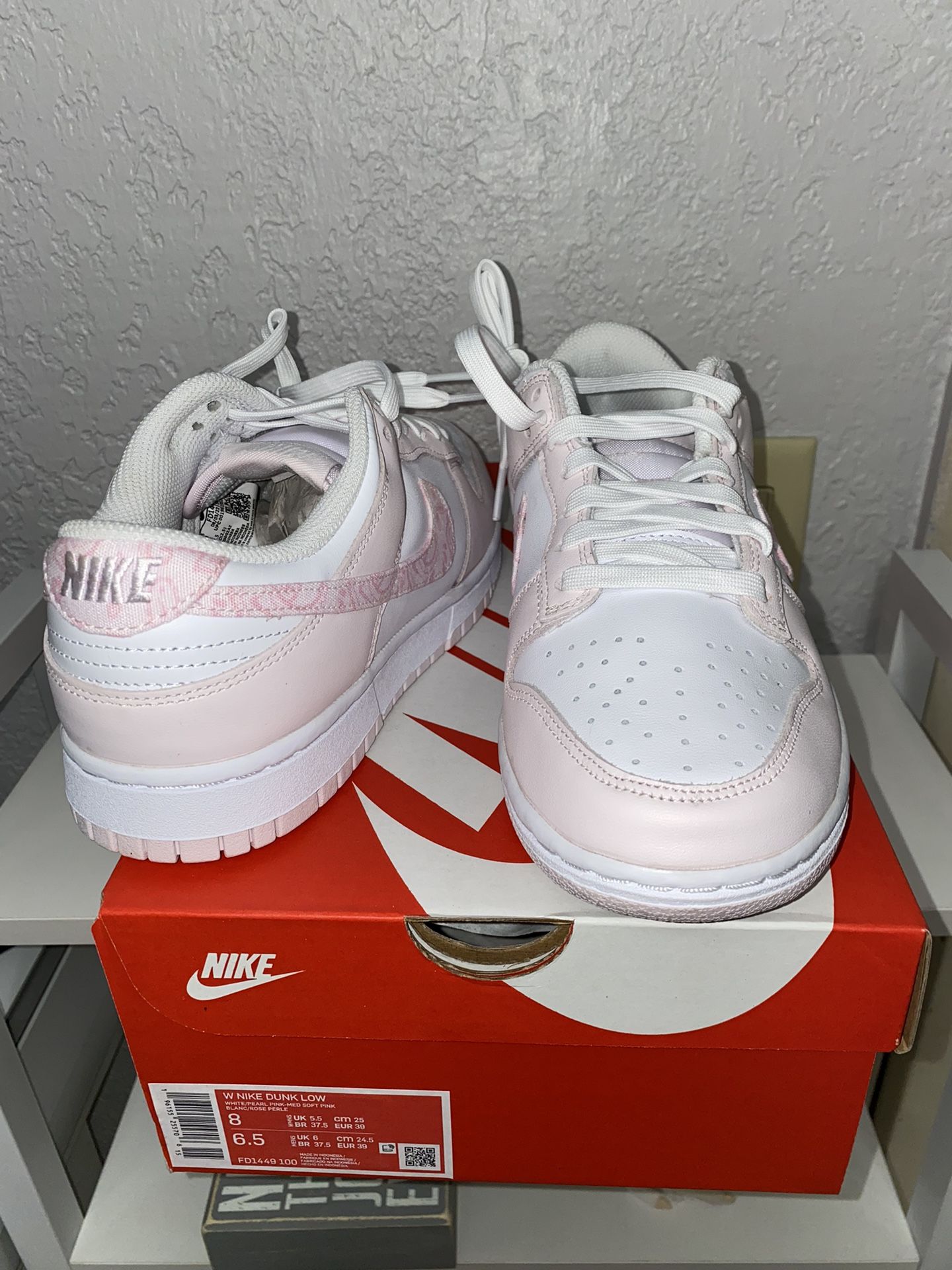 Nike Dunk Low Pink Paisley Size 8W for Sale in Miami, FL - OfferUp