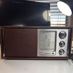 Vintage Soundesign 30-03 TV Sound AM/FM/TV/Weather Band Table Radio RARE TESTED