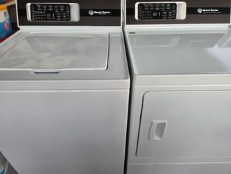 Like New Speed Queen Washer Steam Gas Dryer Set