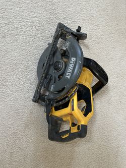 Dewalt Saw