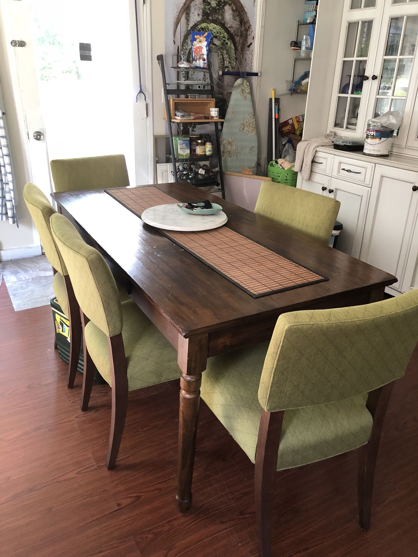 Crate and barrel dining/ kitchen table high quality and solid will last for years 6 Chair’s , selling due to move with need for smaller set