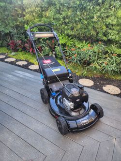 Toro Recycler Max 22" self propelled gas (almost new)