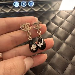CC Chan*el earing black colour enamels
