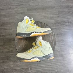 Air Jordan Retro: Jade Horizon 5s (Sz 13)