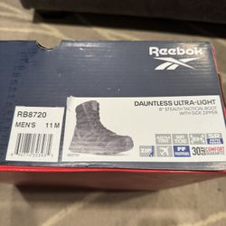 Reebok Dauntless Ultra-light Boot