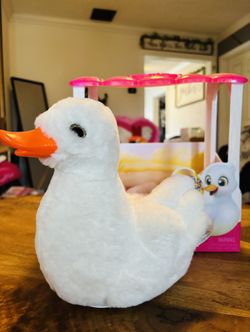 PETS ALIVE MOMMY DUCK
