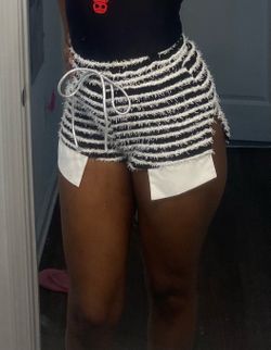 Small black/white Striped Short Shorts