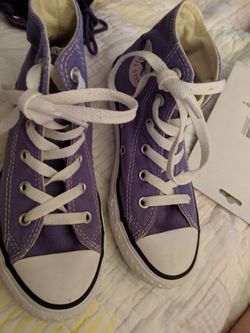 Girls brand new size 1 Converse and keens $25 each or both for $45