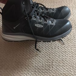 KEEN COMPOSITE TOE BOOTS