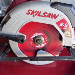 Skilsaw 2.5 HP 15 Amp Circular Saw