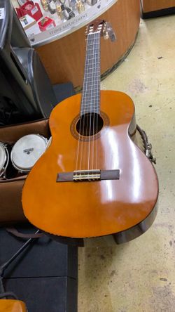 YAMAHA GUITAR